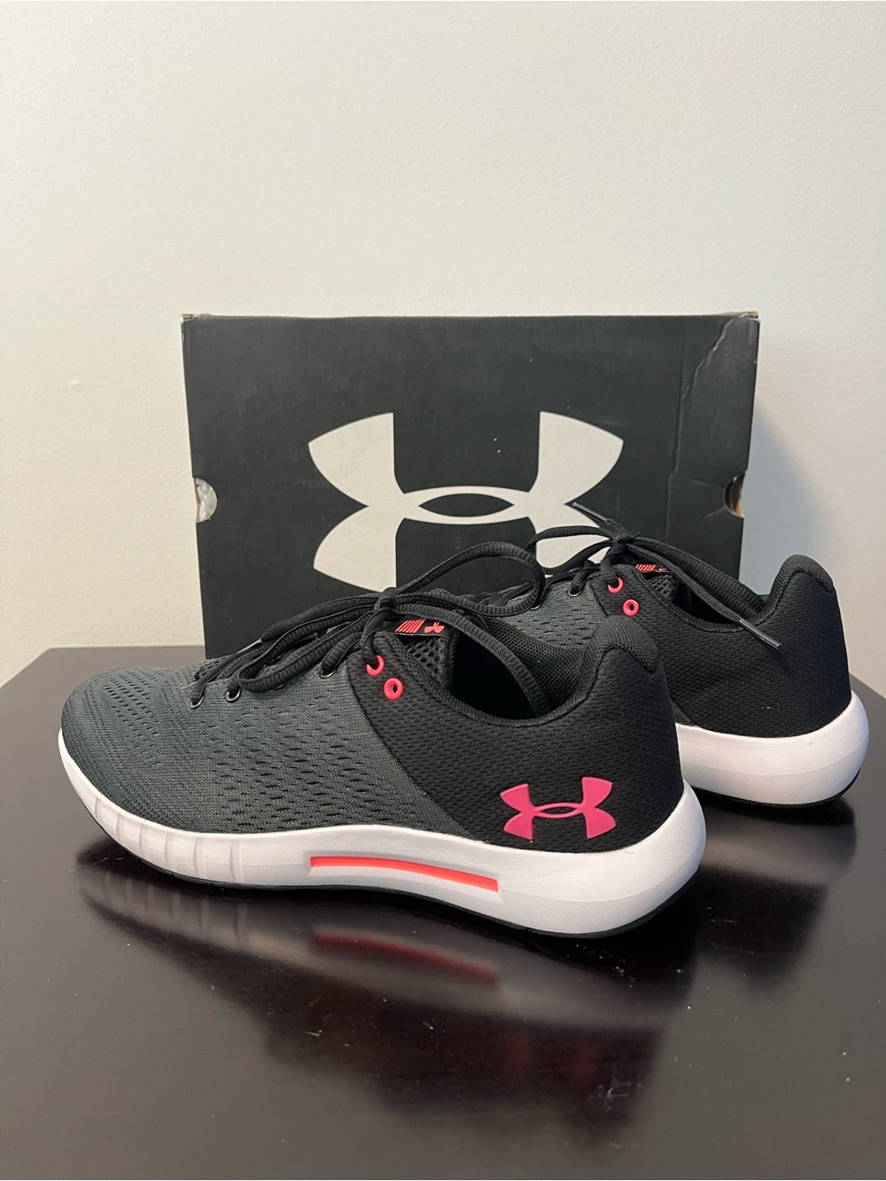Under Armour M Street Encounter IV CNV Ladies Runners -Size 9